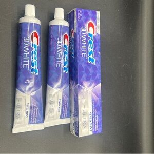 Crest 3D White Vivid Mint Ultra Toothpaste, 3 Pack- Expired